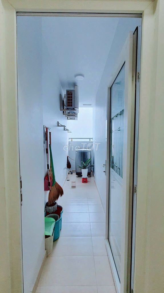 Rent The Privia-- 2 bedrooms, 2 toilets, 11 million a month.