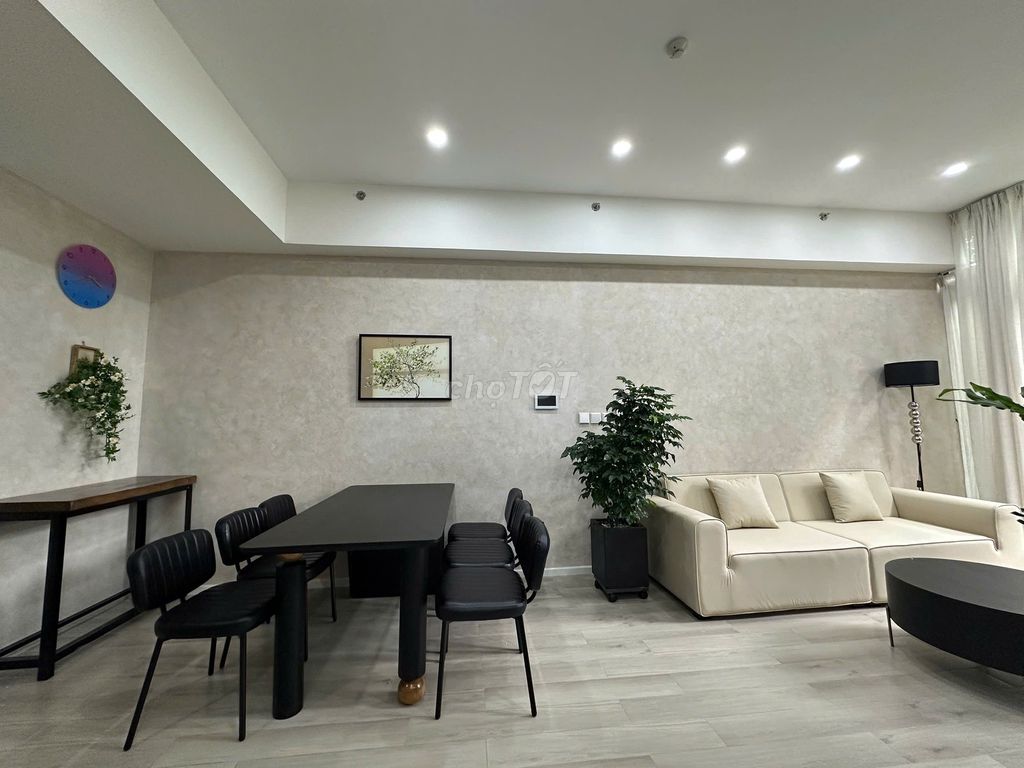 Rend us four bedrooms, three toilets, four Hagueevard Vinhomes Grand Park 45 million.