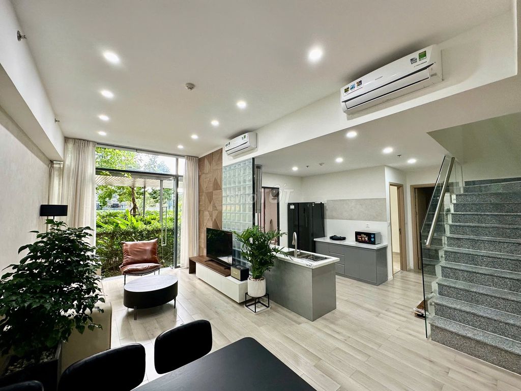 Rend us four bedrooms, three toilets, four Hagueevard Vinhomes Grand Park 45 million.