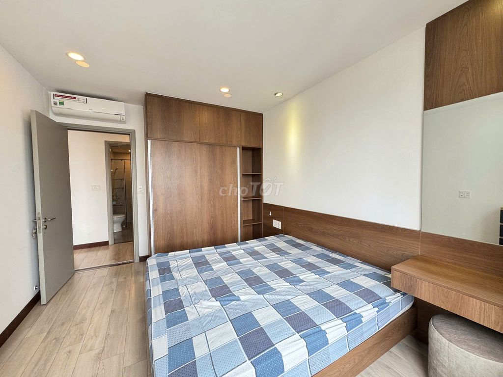 Two Gold View Bedrooms, which are a rare possession of 17 million right now.