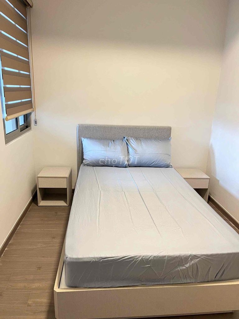 The two bedrooms, the corner, the one with the winch that hired Full interior. Ten million a month.