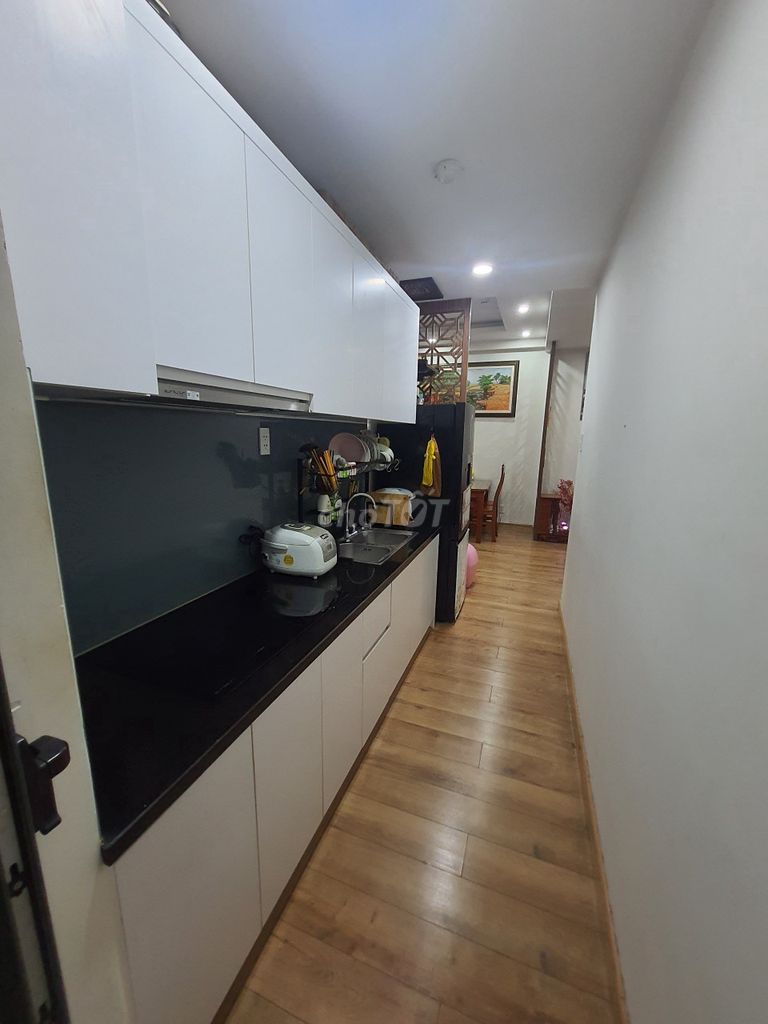 Rent Green River area 6'2"/2/2 bedrooms 2 full-ton interior toilets for 11 million.