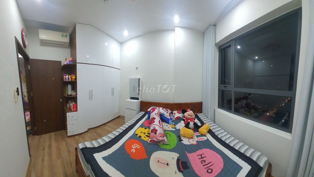Rent Green River area 6'2"/2/2 bedrooms 2 full-ton interior toilets for 11 million.