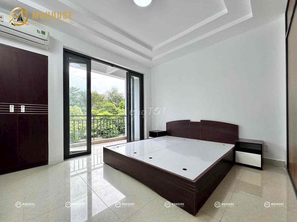 A super wide pacol bedroom. Full interior.