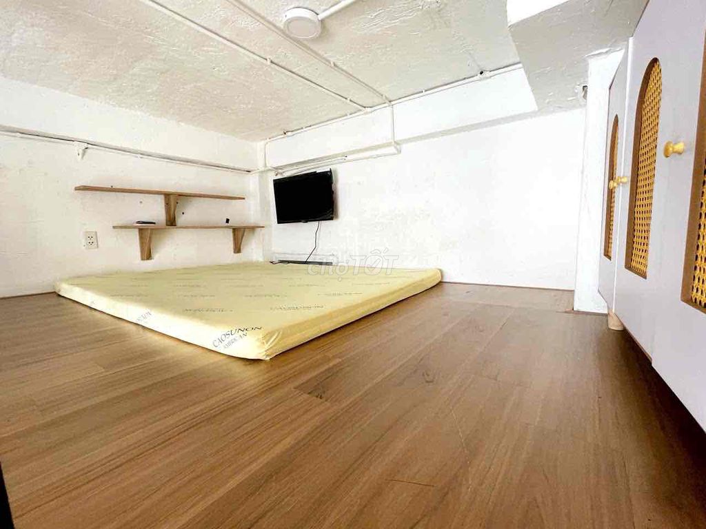 EARLY Nguyễn Duy Trinh air-free balcony & filled with light