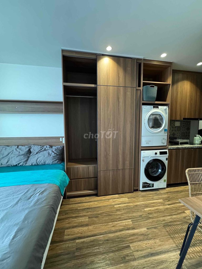 Opens the new apartment 100% in District 10, near the Great Hall of Malthus, Océane, cmt8