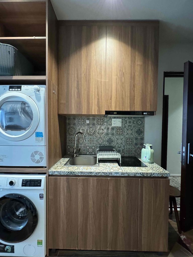 Opens the new apartment 100% in District 10, near the Great Hall of Malthus, Océane, cmt8