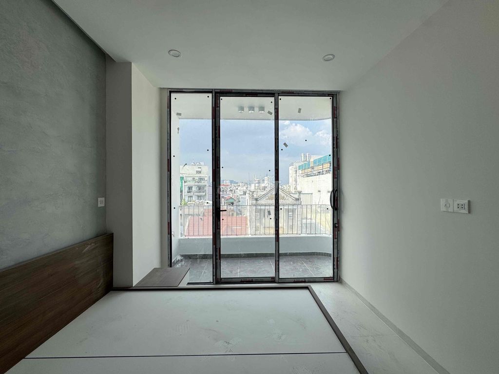 Rent the apartment. A new full bedroom right here on thette District 7, near rmmm, pmh.