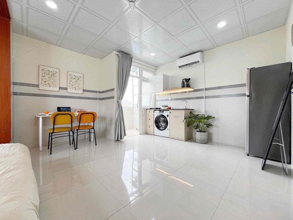 Rent an apartment right here in Lương Định Của - with a parking space