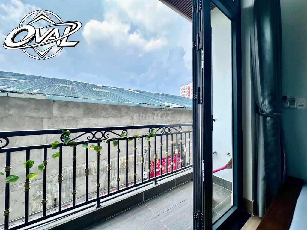 The new balconies are 100% new - full interior - right here atart Phan Huy Ích