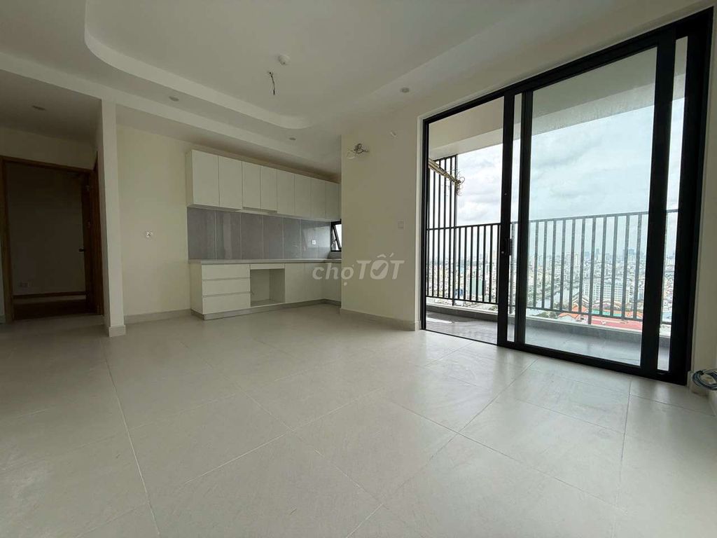 Rent a Mauriora three bedroom two, toilet 80 meters.