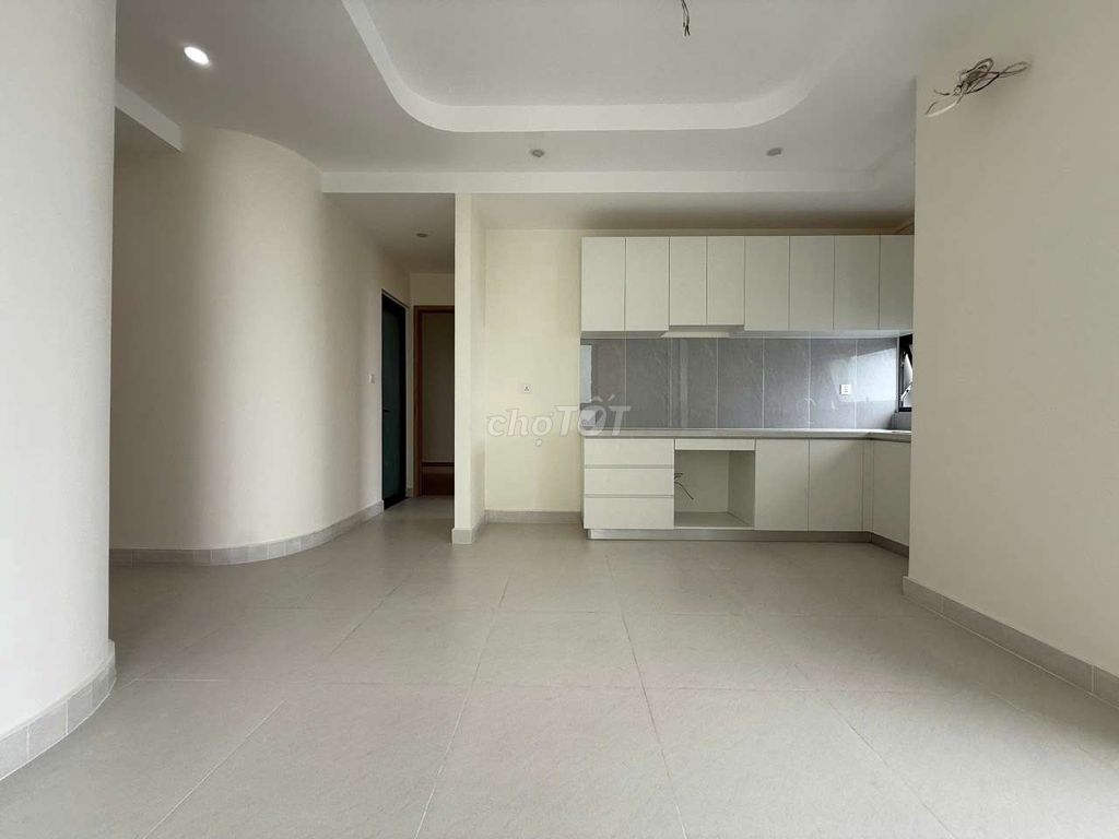 Rent a Mauriora three bedroom two, toilet 80 meters.