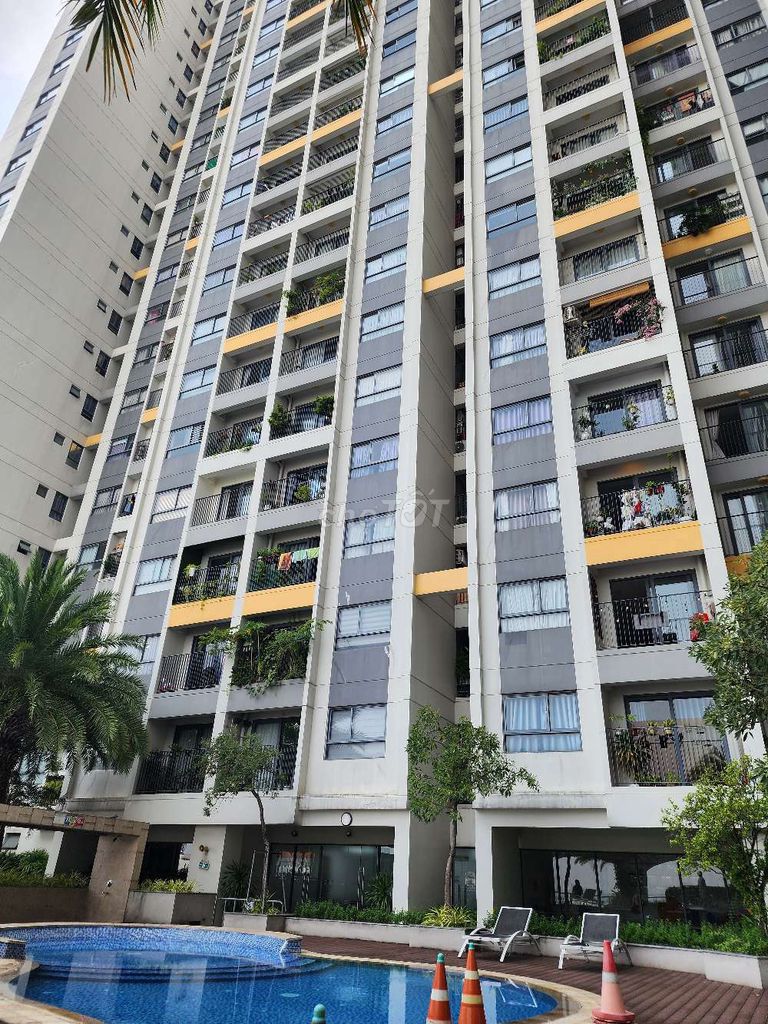 Rent a Mauriora three bedroom two, toilet 80 meters.