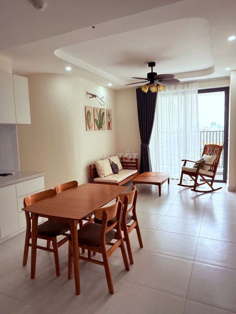 Rent a Mauriora three bedroom two, toilet 80 meters.