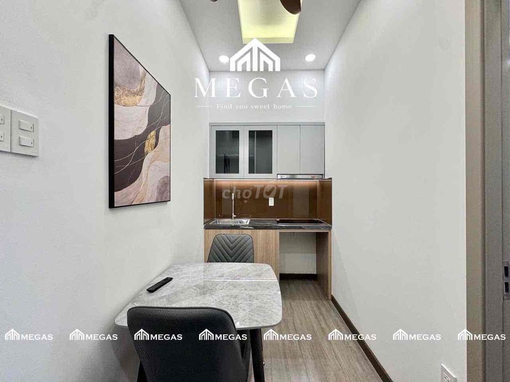 The House of One Bedroom Full Seven Supreme Court, Him Lam