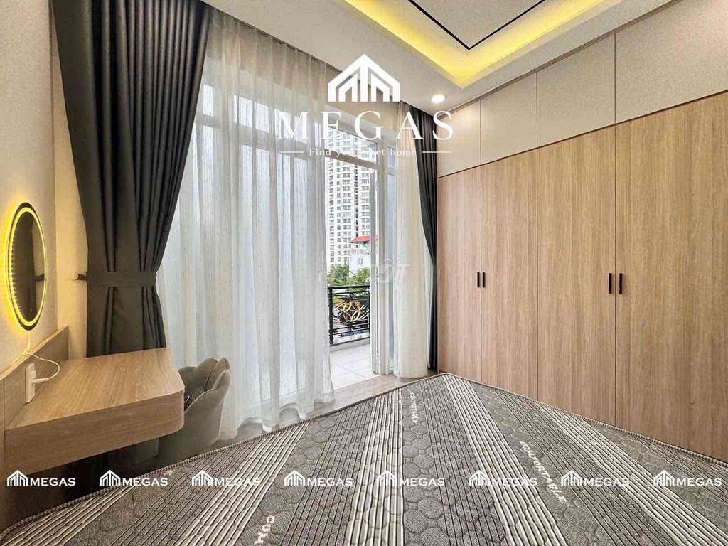 The House of One Bedroom Full Seven Supreme Court, Him Lam