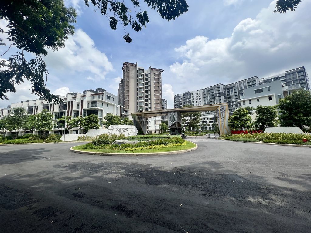 The airline rents the Diamond Level Celadon City Tân Phú.