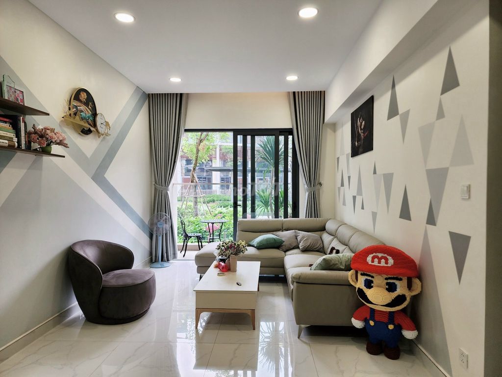 The airline rents the Diamond Level Celadon City Tân Phú.