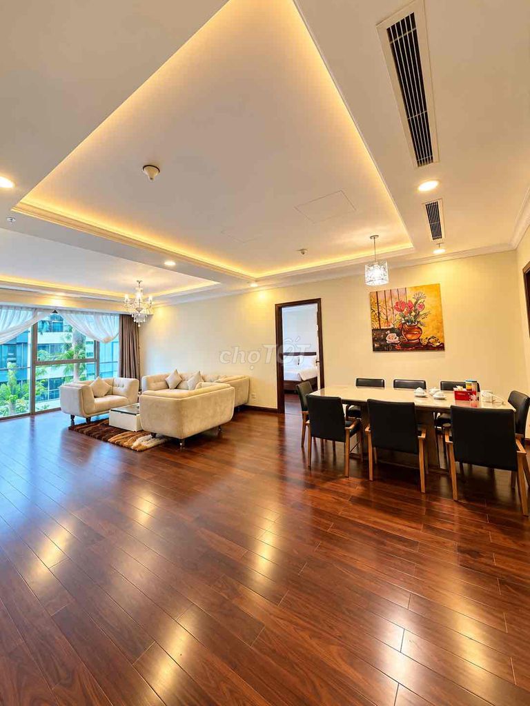 We're going to hire vincom to start 72 Lê Thánh Tôn-- 1st District 1: 160 m2