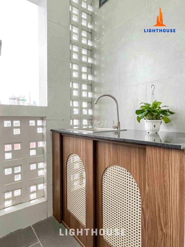 The kitchen split studio, the machine right on the mouth of advertising--the volume.