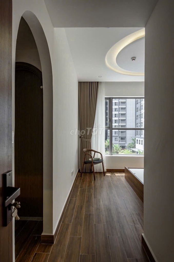 The owner sent in Celesta Rise 3 rooms full of furniture 106 m2 right now.