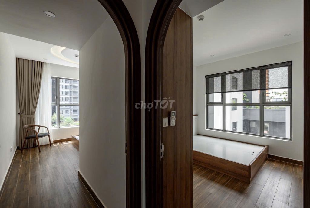The owner sent in Celesta Rise 3 rooms full of furniture 106 m2 right now.