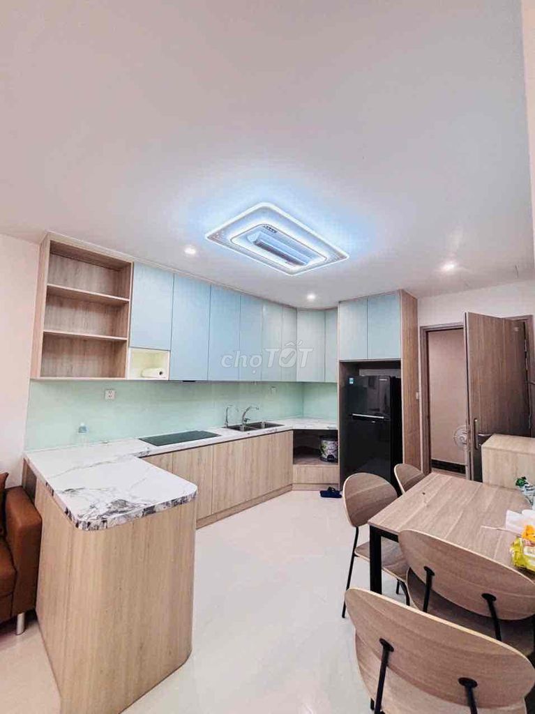Rent the apartment three bedrooms.
