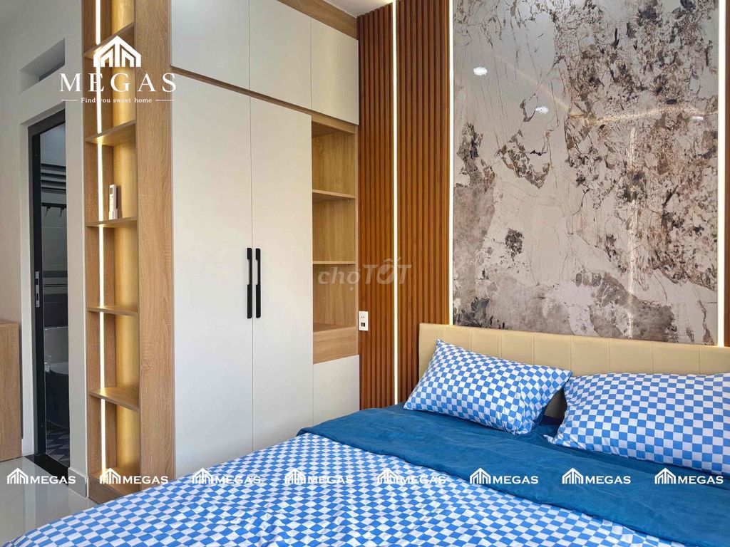 High-end service apartment, Lạc Long Quân. Through the 10th district.