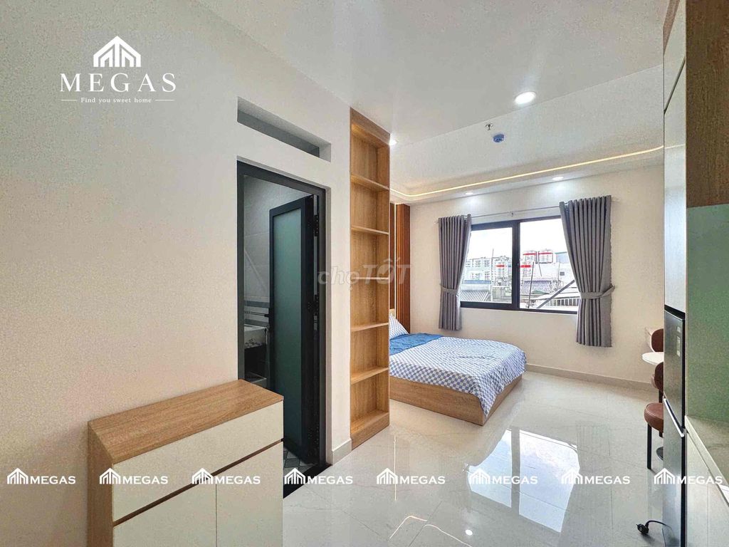 High-end service apartment, Lạc Long Quân. Through the 10th district.