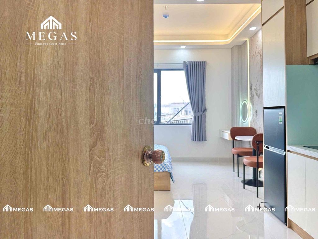 High-end service apartment, Lạc Long Quân. Through the 10th district.