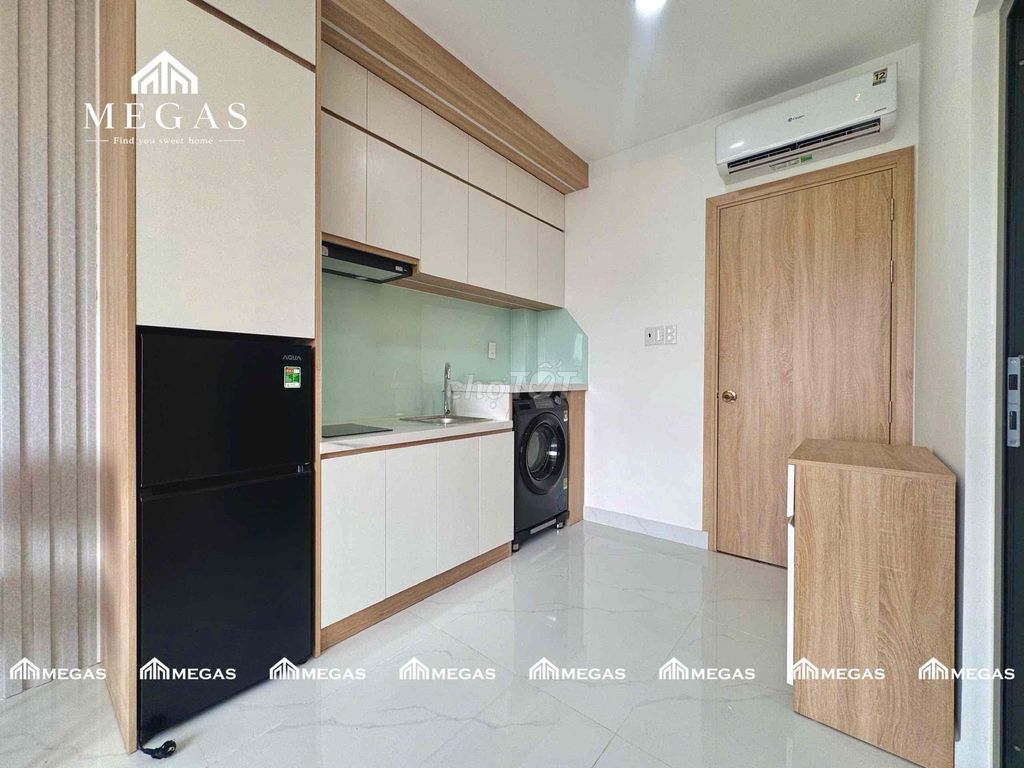 High-end service apartment, Lạc Long Quân. Through the 10th district.