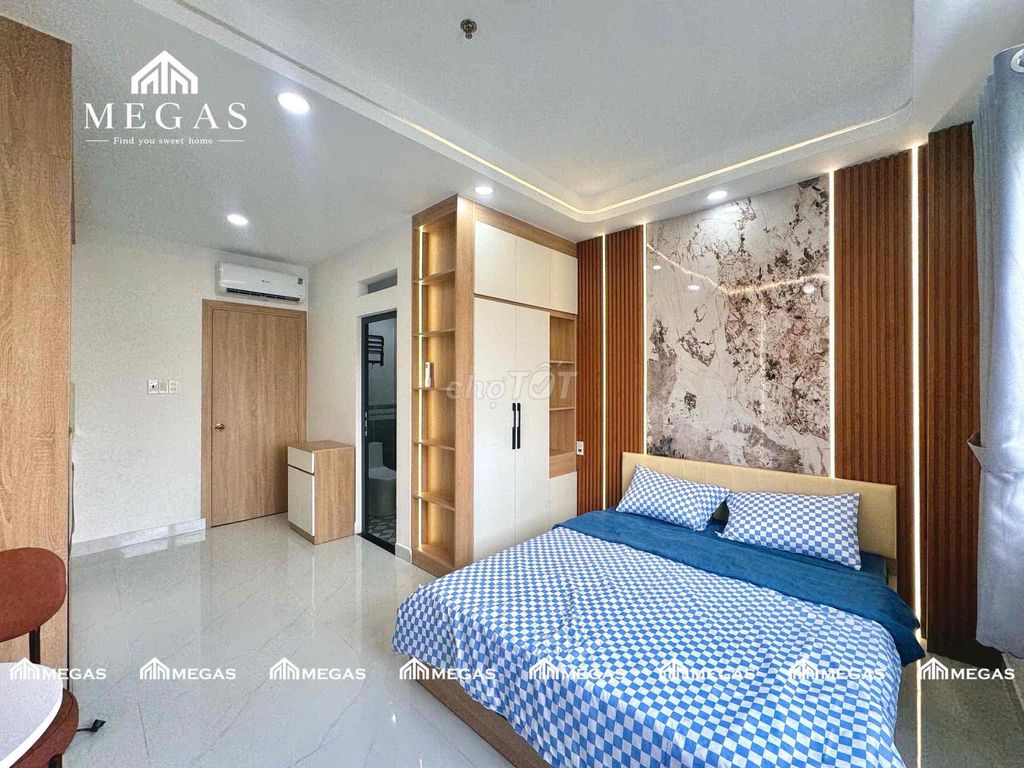High-end service apartment, Lạc Long Quân. Through the 10th district.