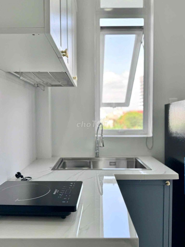 The balcony, the private washing machine. Near the green section, the wealthy private...