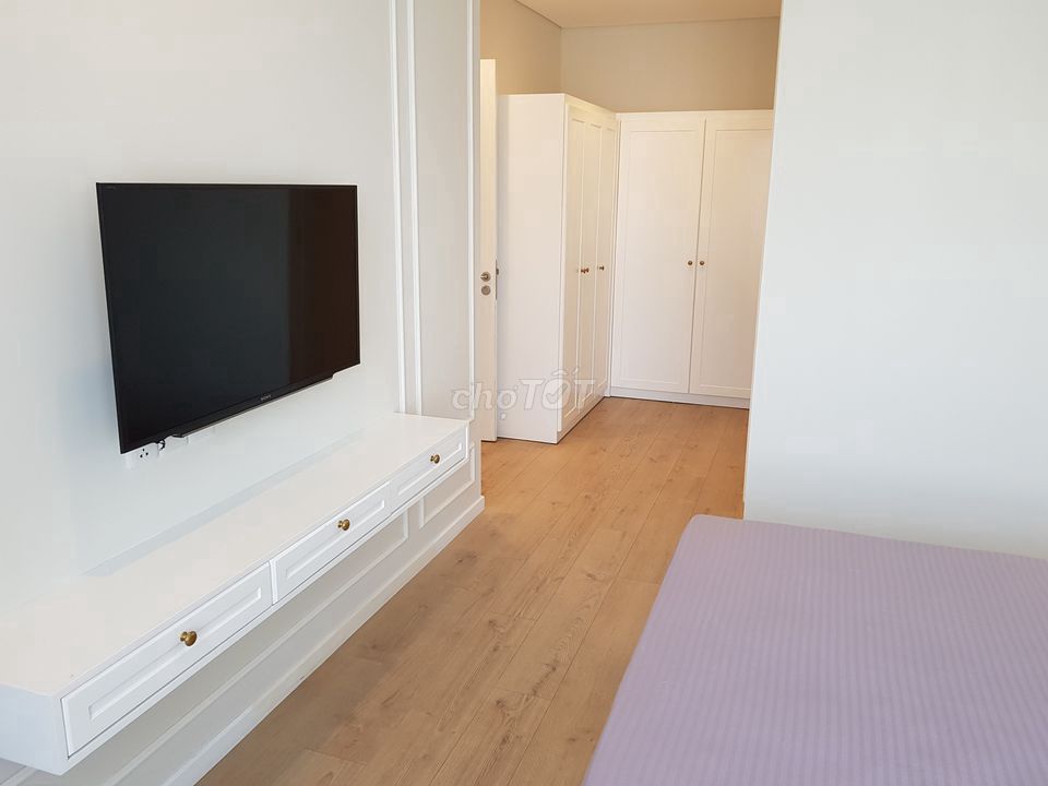 The price of the diamond is two bedrooms full of river-view furniture for only 23 million a month.