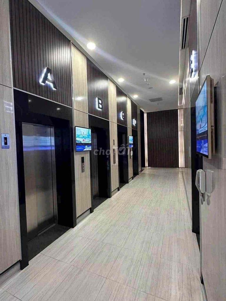 He rents Qq138 m2 Full interior just 8.5 million a month.