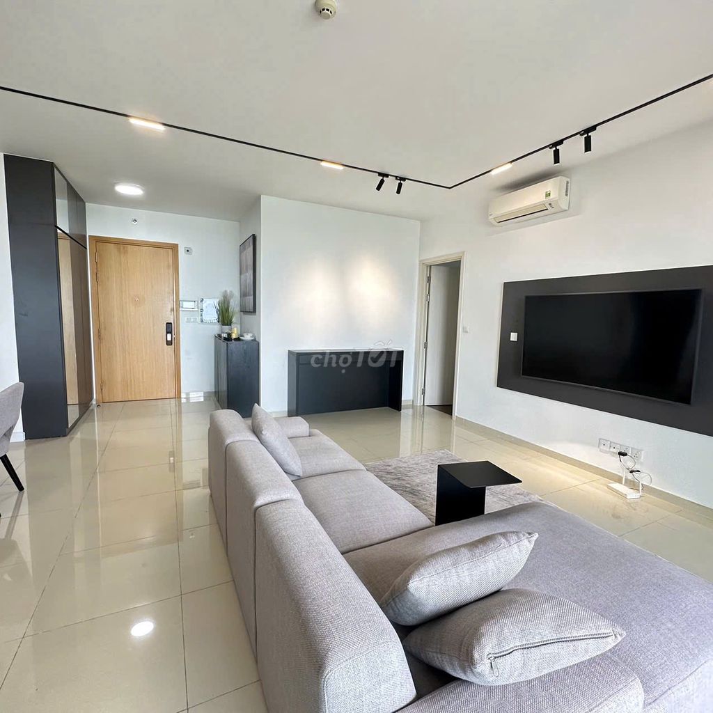 update 3 bedroom 137 M2 Vista Verde beautiful house full of furniture cost 32 million-free.