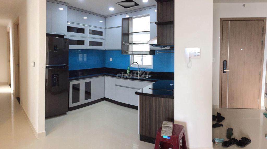 Rent an apartment in Lotus, District 11, 100 meters, 3 bedrooms, 14 million.