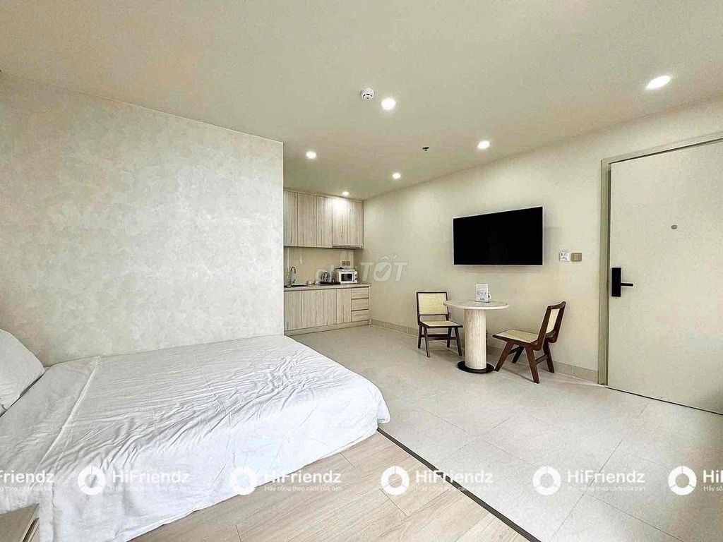 The penthouse right down to the long-page bow - 38 meters 6 million8 - the large building - the interior