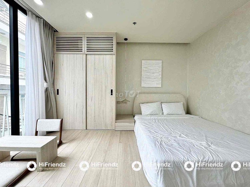 The penthouse right down to the long-page bow - 38 meters 6 million8 - the large building - the interior