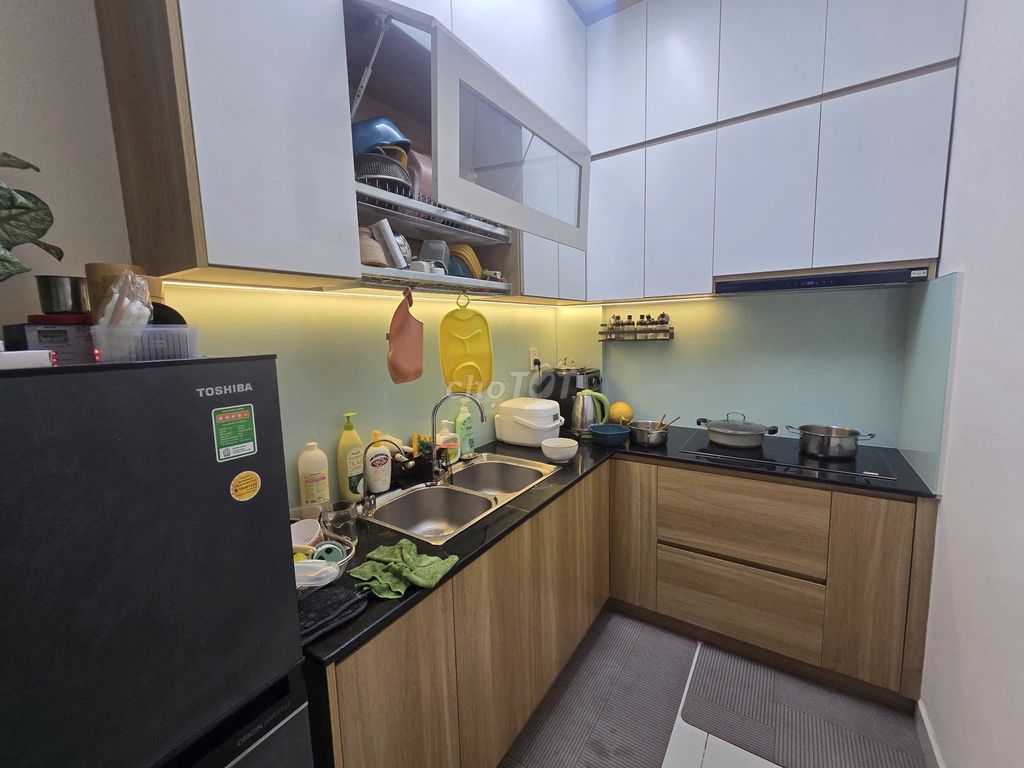 The owner rented the apartment of Green Town full furniture at nine million