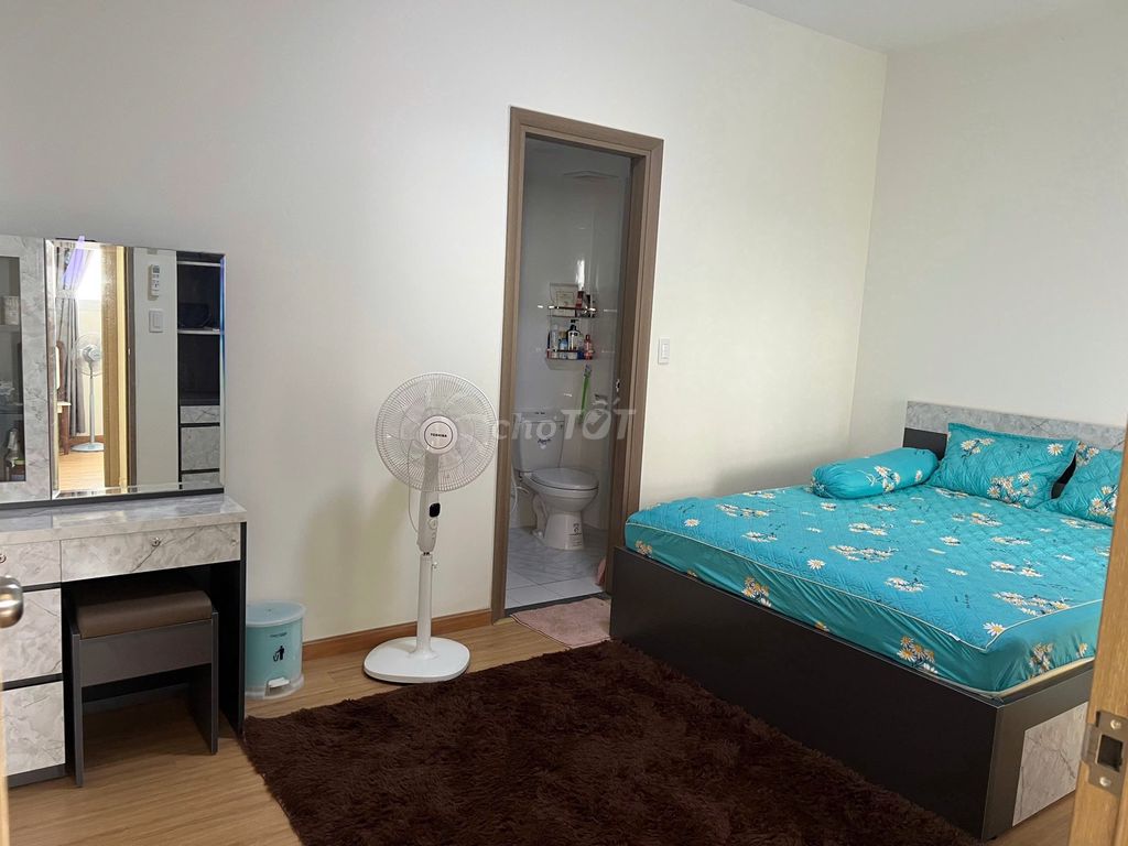 The owner rented the apartment of Green Town full furniture at nine million