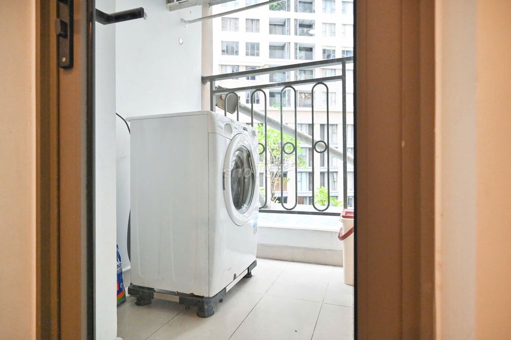 Rent Saigon Royal 30m2 full interior 13 million - clear right now
