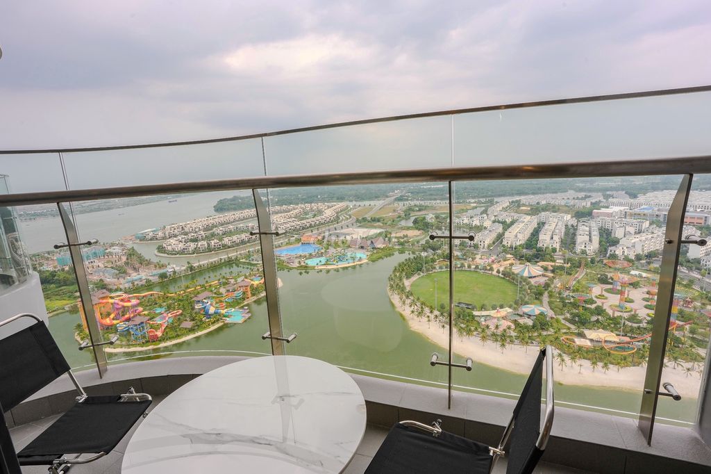 Rent the three bedroom theopus one full block view park 36 ha 32 T
