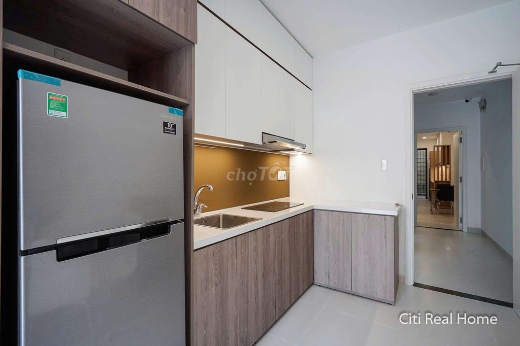 Rent the kitchen room, elevator, security guard in the middle of the 3rd district.