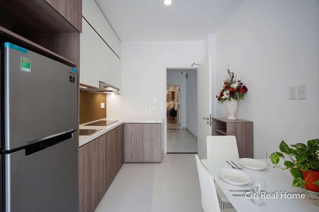 Rent the kitchen room, elevator, security guard in the middle of the 3rd district.