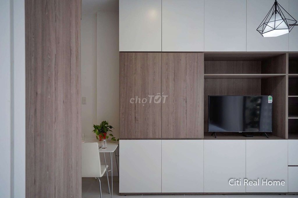 Rent the kitchen room, elevator, security guard in the middle of the 3rd district.