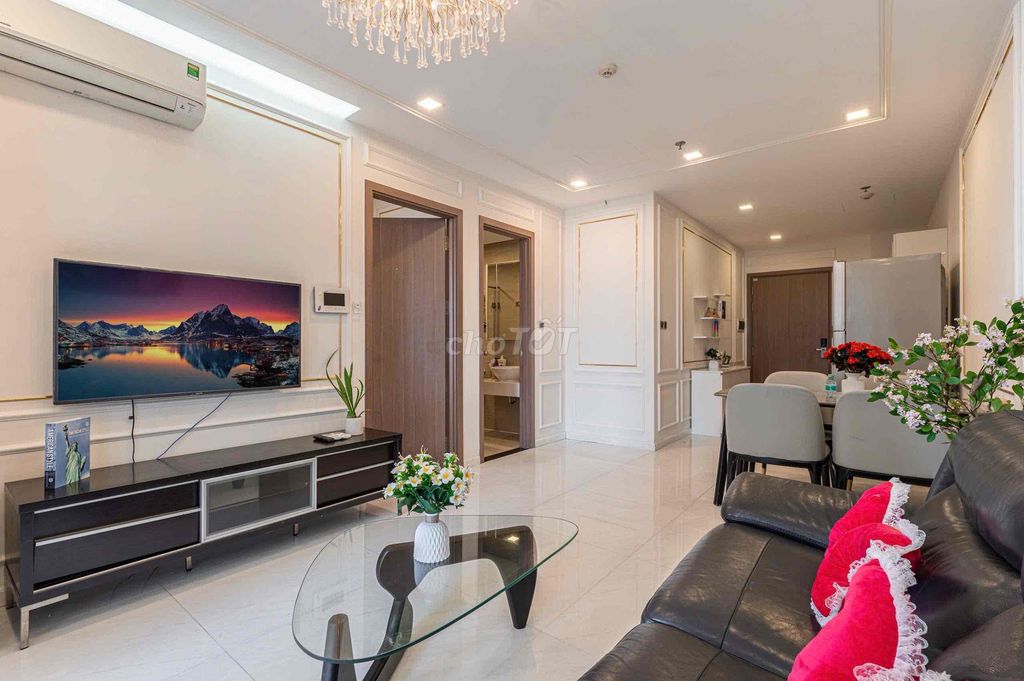 Rent the apartment. A full bedroom-- Vinhomes Central Park.