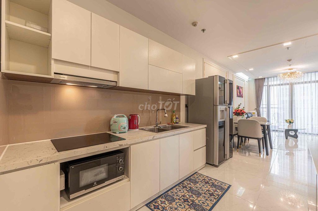 Rent the apartment. A full bedroom-- Vinhomes Central Park.