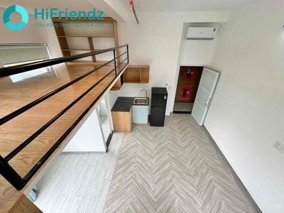 The Exclusive Project -- the balcony, the open window at the University of Lang Cs3.