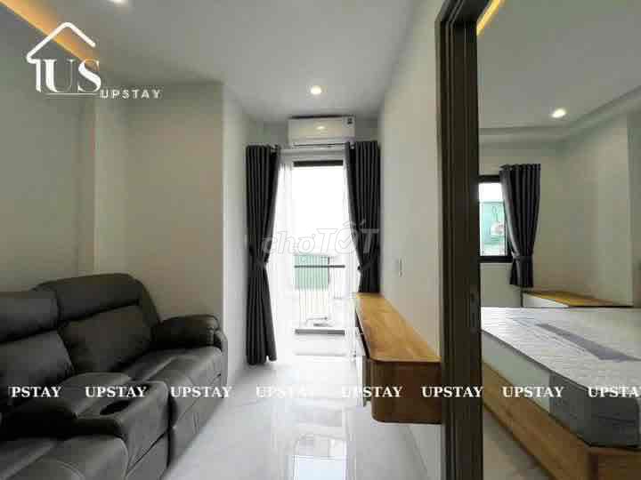 Rent a bedroom plus living room - remove the kitchen - the balcony.